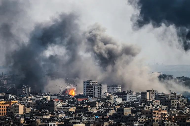 سوپای ئیسرائیل لە ناوەڕاستی غەززە دەکشێتەوە