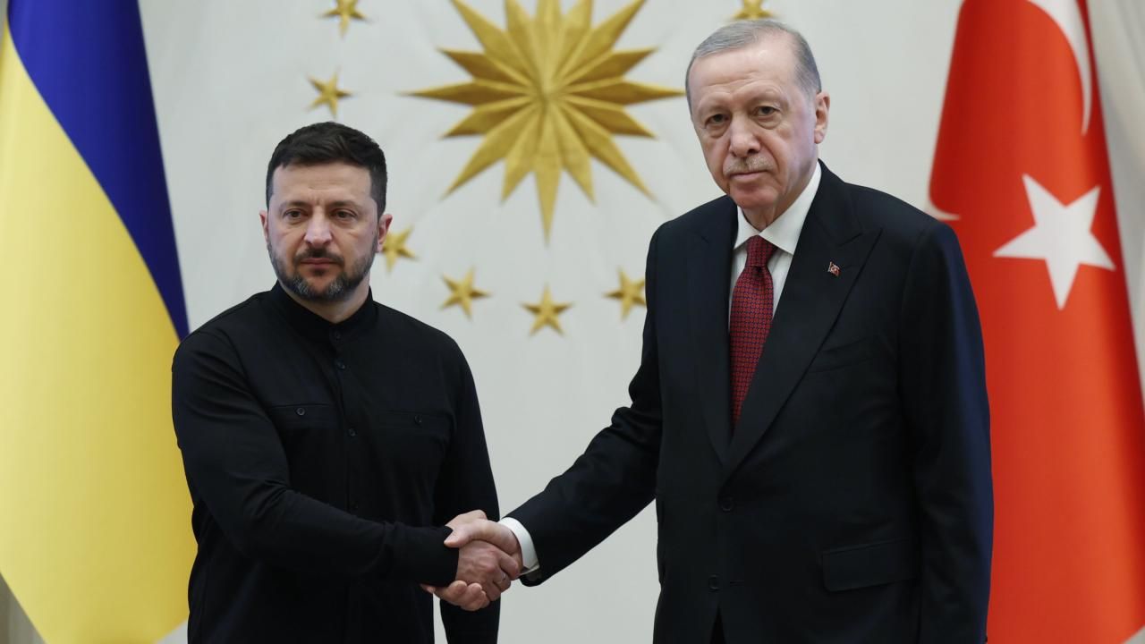 ئەردۆغان بۆ زێلێنسکی: پشتیوانی لە پاراستنی ئەمنییەتی ئۆکراینا دەکەین