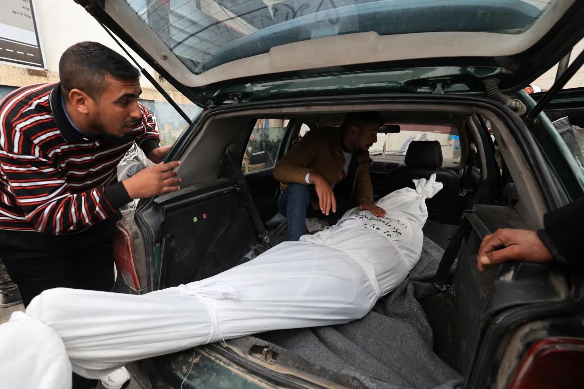لە غەززە 348 کەس لە برسان مردوون